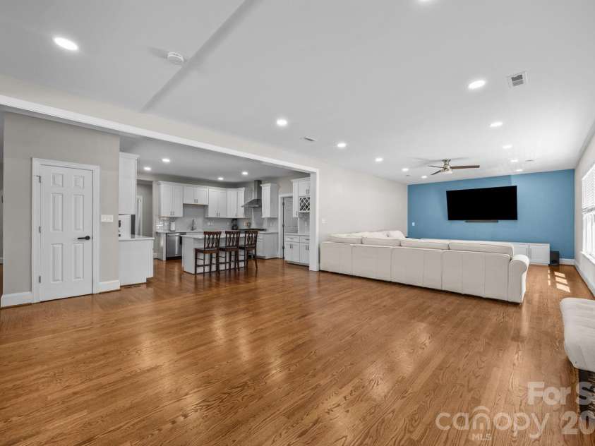 908 Woodhurst Drive, Wesley Chapel, NC 28110.  MLS# CAR4362351, YatesRealty ID 16341. 