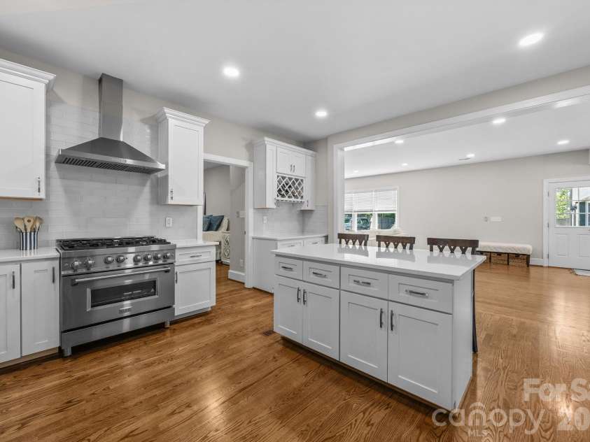 908 Woodhurst Drive, Wesley Chapel, NC 28110.  MLS# CAR4362351, YatesRealty ID 16341. 