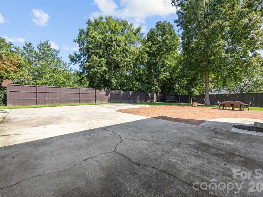 908 Woodhurst Drive, Wesley Chapel, NC 28110.  MLS# CAR4362351, YatesRealty ID 16341. 