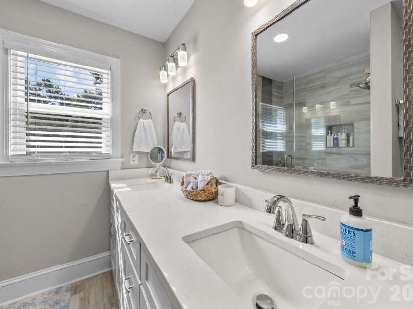 908 Woodhurst Drive, Wesley Chapel, NC 28110.  MLS# CAR4362351, YatesRealty ID 16341. Bathroom in JR suite