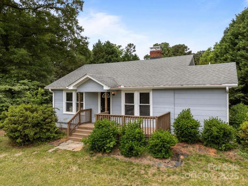 5371 Davidson Road, Davidson, NC 28036.  MLS# CAR4258666, YatesRealty ID 16342. 