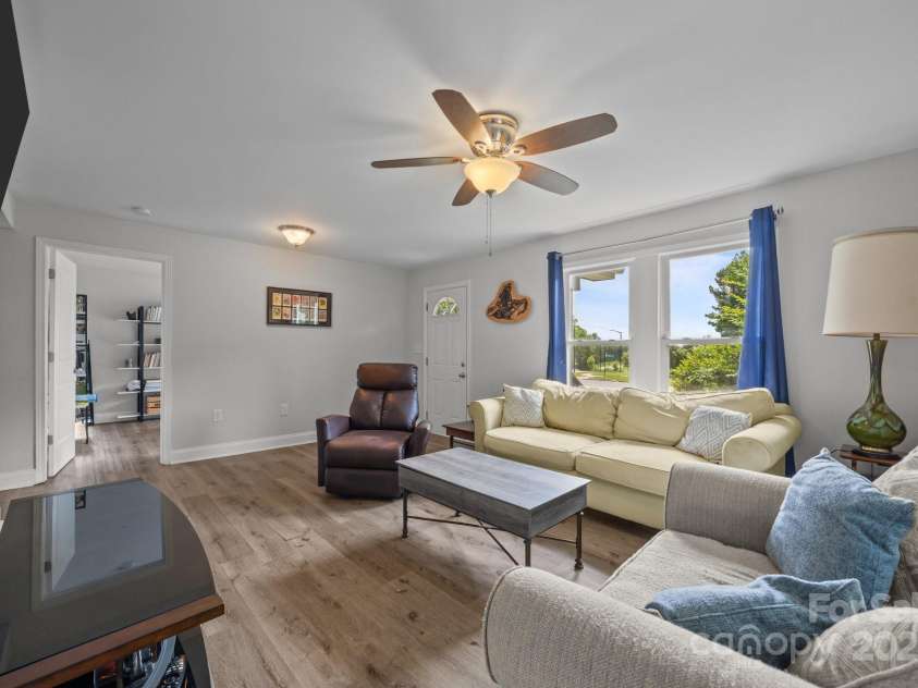 5371 Davidson Road, Davidson, NC 28036.  MLS# CAR4258666, YatesRealty ID 16342. 