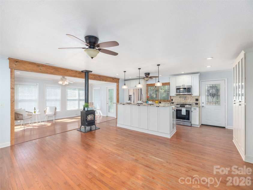 55 Round Top Road, Waynesville, NC 28785.  MLS# CAR4369104, YatesRealty ID 16342. 