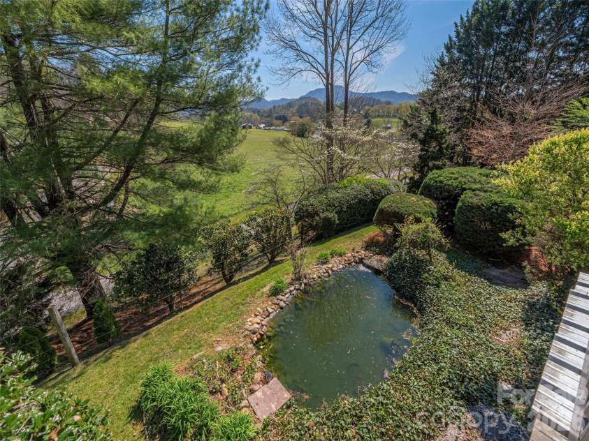 55 Round Top Road, Waynesville, NC 28785.  MLS# CAR4369104, YatesRealty ID 16342. 