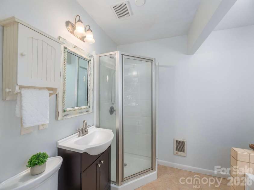 55 Round Top Road, Waynesville, NC 28785.  MLS# CAR4369104, YatesRealty ID 16342. 
