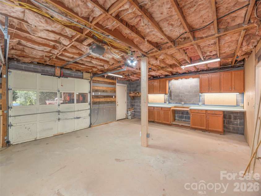 55 Round Top Road, Waynesville, NC 28785.  MLS# CAR4369104, YatesRealty ID 16342. 
