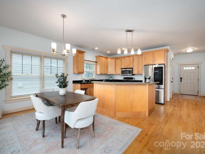 20 Grandview Drive, Asheville, NC 28806.  MLS# CAR4254983, YatesRealty ID 16343. Open floor plan includes a kitchen, dining room, and livingroom