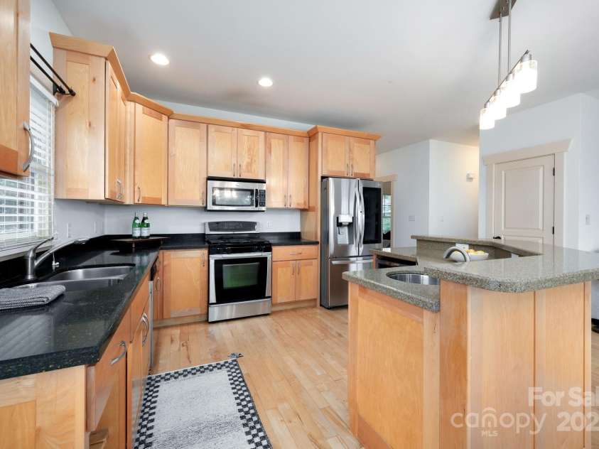 20 Grandview Drive, Asheville, NC 28806.  MLS# CAR4254983, YatesRealty ID 16343. Tons of cabinets in the kitchen
