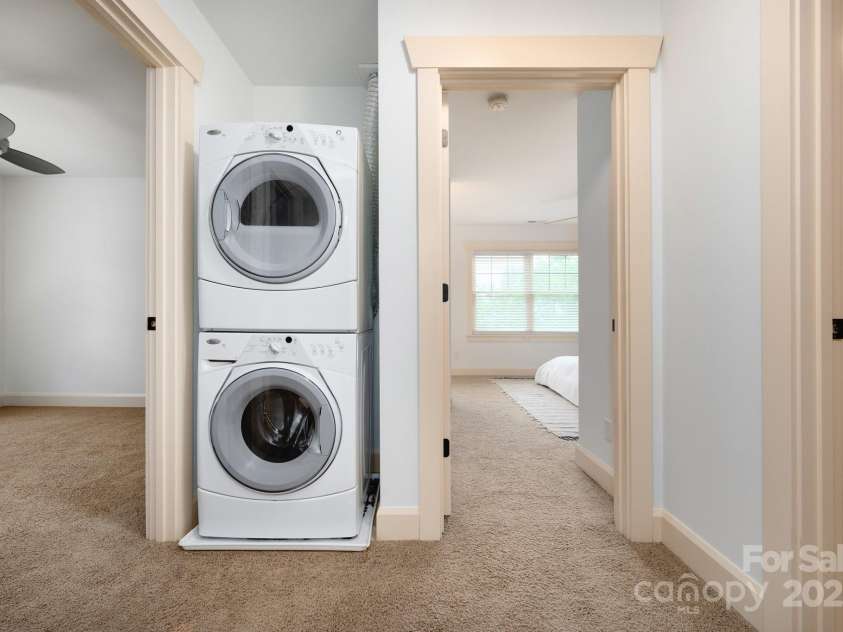 20 Grandview Drive, Asheville, NC 28806.  MLS# CAR4254983, YatesRealty ID 16343. Upper level laundry