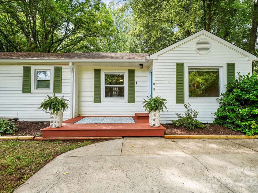 108 Greenwood Avenue, Belmont, NC 28012.  MLS# CAR4258212, YatesRealty ID 16344. 