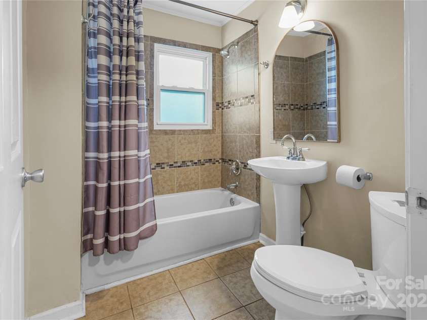 108 Greenwood Avenue, Belmont, NC 28012.  MLS# CAR4258212, YatesRealty ID 16344. 