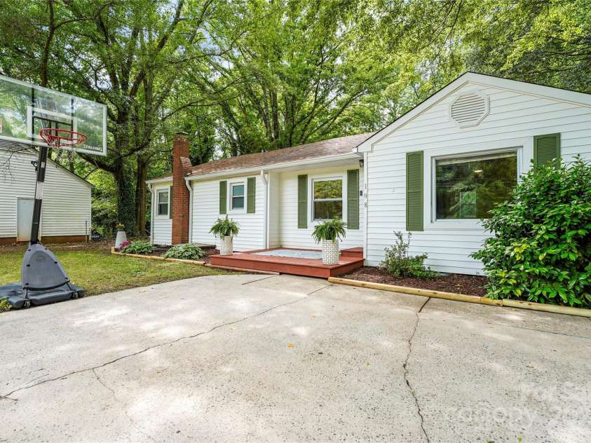 108 Greenwood Avenue, Belmont, NC 28012.  MLS# CAR4258212, YatesRealty ID 16344. 