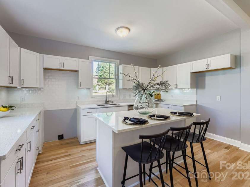 420 Jackson Street, Salisbury, NC 28144.  MLS# CAR4313681, YatesRealty ID 16345. 