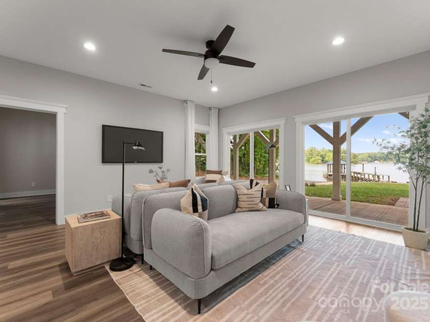 434 Breezewood Drive, Belmont, NC 28012.  MLS# CAR4258977, YatesRealty ID 16346. 