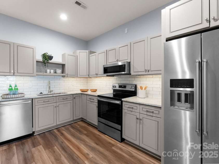 434 Breezewood Drive, Belmont, NC 28012.  MLS# CAR4258977, YatesRealty ID 16346. 