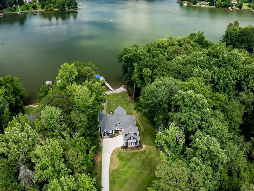 434 Breezewood Drive, Belmont, NC 28012.  MLS# CAR4258977, YatesRealty ID 16346. 