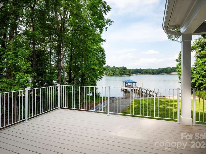 434 Breezewood Drive, Belmont, NC 28012.  MLS# CAR4258977, YatesRealty ID 16346. 