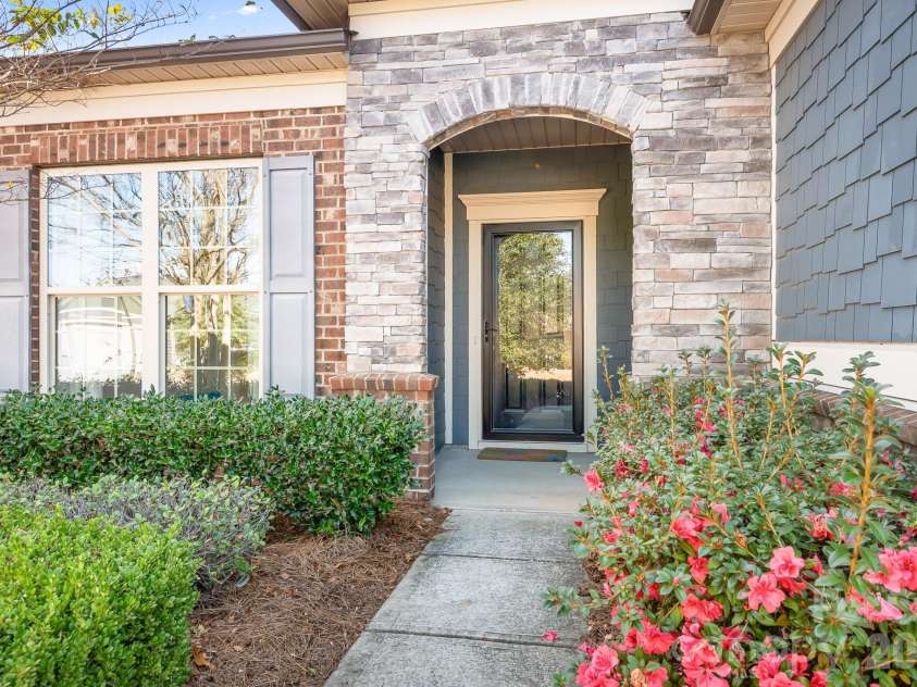 910 Kirby Drive, Fort Mill, SC 29715.  MLS# CAR4417664, YatesRealty ID 16346. 