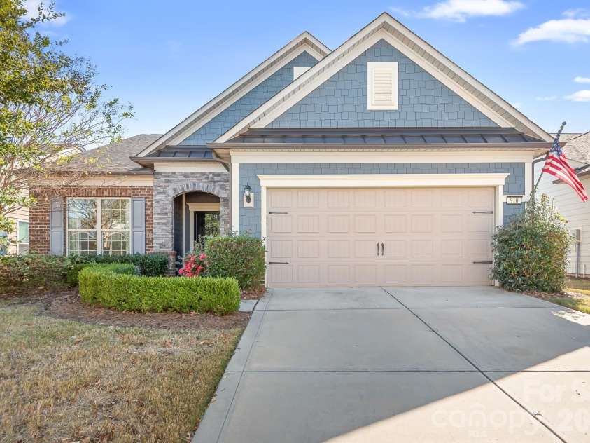 910 Kirby Drive, Fort Mill, SC 29715.  MLS# CAR4417664, YatesRealty ID 16346. 