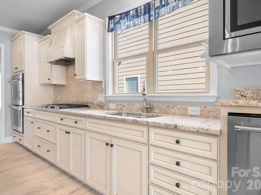 910 Kirby Drive, Fort Mill, SC 29715.  MLS# CAR4417664, YatesRealty ID 16346. 