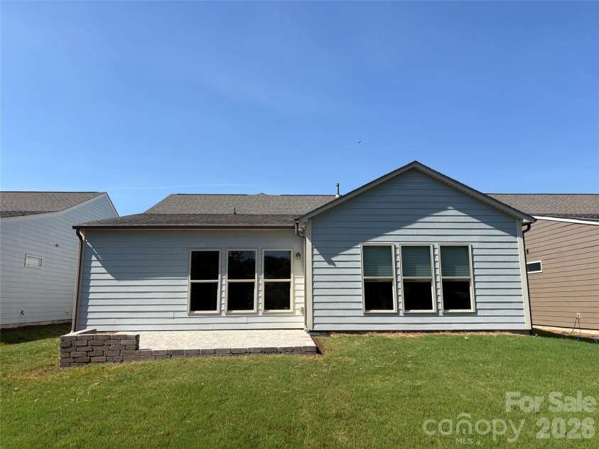 910 Kirby Drive, Fort Mill, SC 29715.  MLS# CAR4417664, YatesRealty ID 16346. 