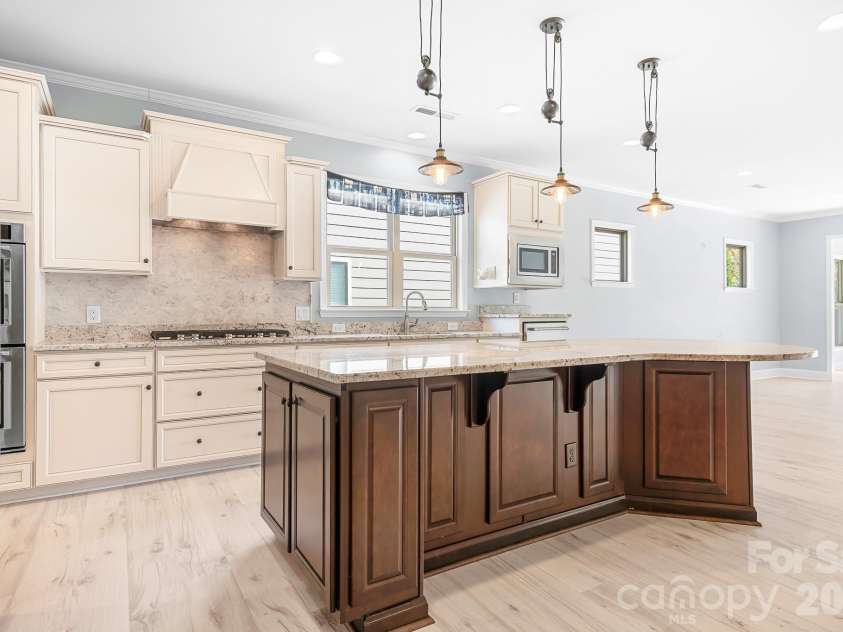 910 Kirby Drive, Fort Mill, SC 29715.  MLS# CAR4417664, YatesRealty ID 16346. 