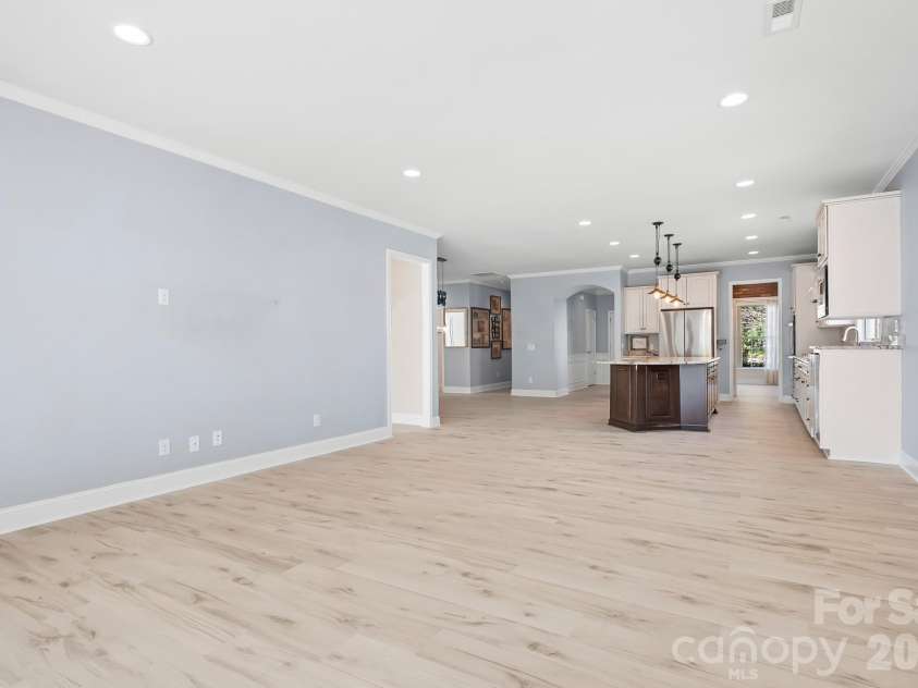 910 Kirby Drive, Fort Mill, SC 29715.  MLS# CAR4417664, YatesRealty ID 16346. 