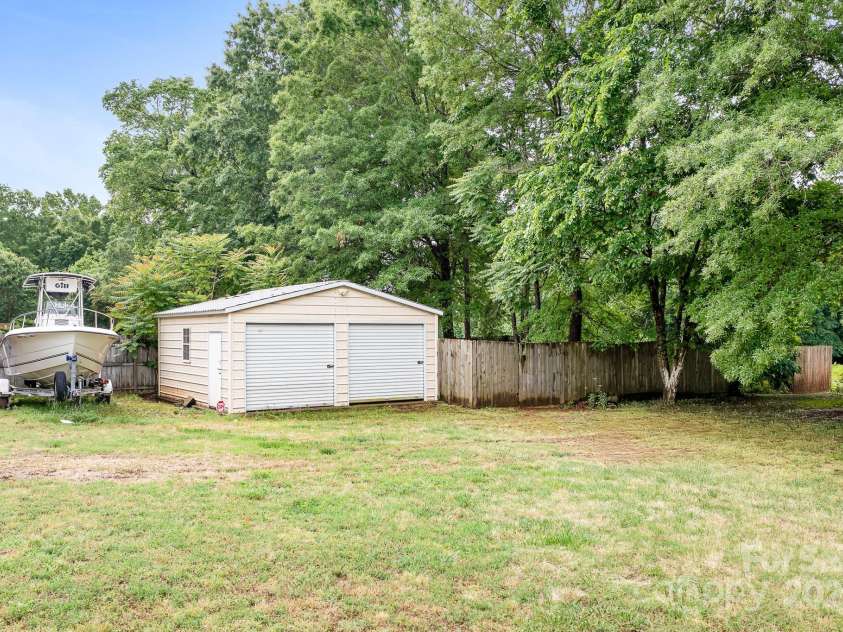 9000 Petunia Court, Gastonia, NC 28056.  MLS# CAR4258452, YatesRealty ID 16347. Building with electricity