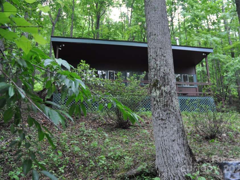 4091 Big Ivy Road, Purlear, NC 28665.  MLS# CAR4258745, YatesRealty ID 16348. 