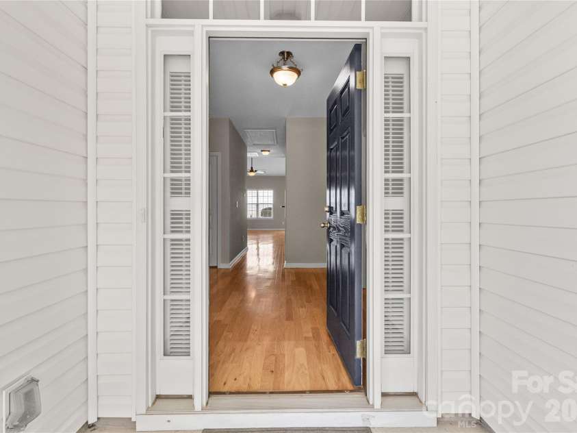 8711 Westwind Point Drive, Cornelius, NC 28031.  MLS# CAR4367141, YatesRealty ID 16348. 
