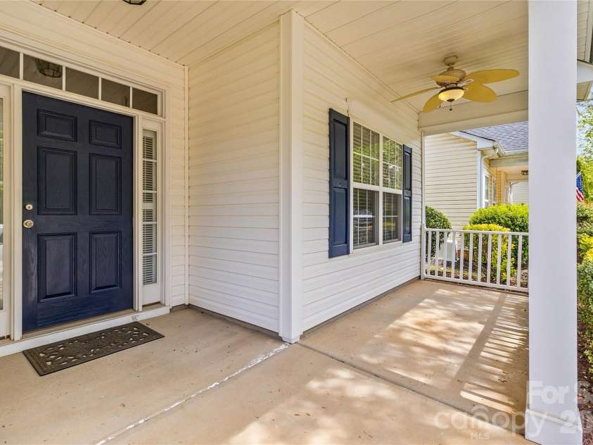 8711 Westwind Point Drive, Cornelius, NC 28031.  MLS# CAR4367141, YatesRealty ID 16348. Cozy Front Porch
