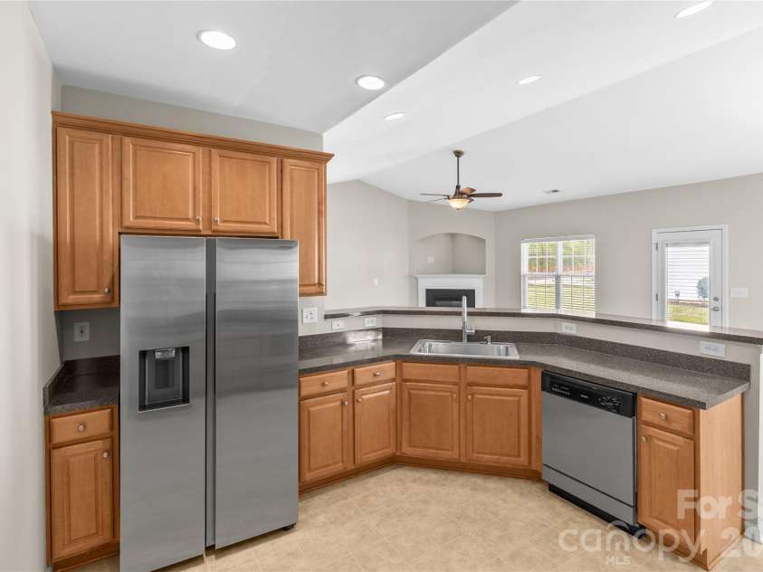 8711 Westwind Point Drive, Cornelius, NC 28031.  MLS# CAR4367141, YatesRealty ID 16348. Kitchen