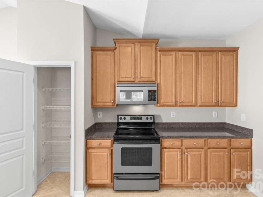 8711 Westwind Point Drive, Cornelius, NC 28031.  MLS# CAR4367141, YatesRealty ID 16348. Kitchen