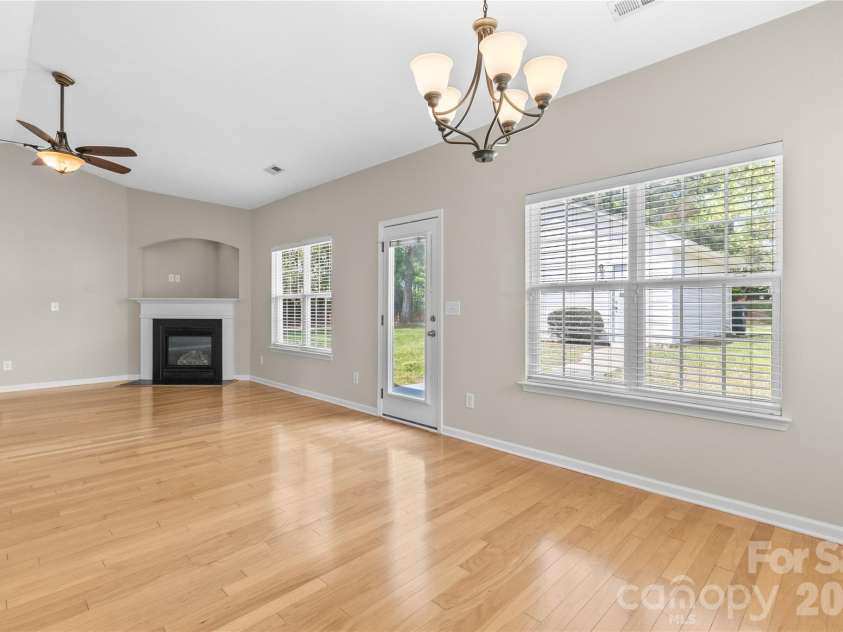 8711 Westwind Point Drive, Cornelius, NC 28031.  MLS# CAR4367141, YatesRealty ID 16348. Open Floorplan