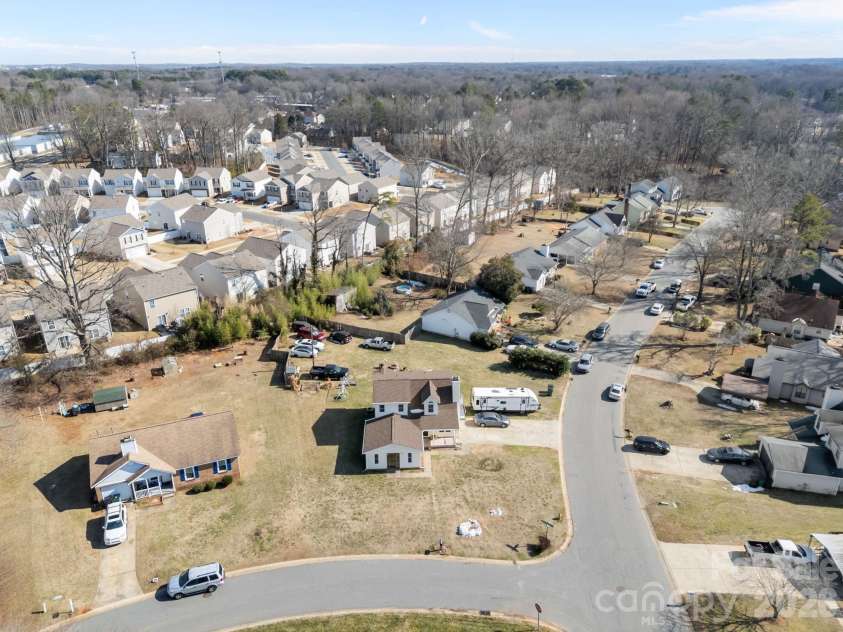 5400 Barnview Court, Charlotte, NC 28269.  MLS# CAR4344850, YatesRealty ID 1635. 