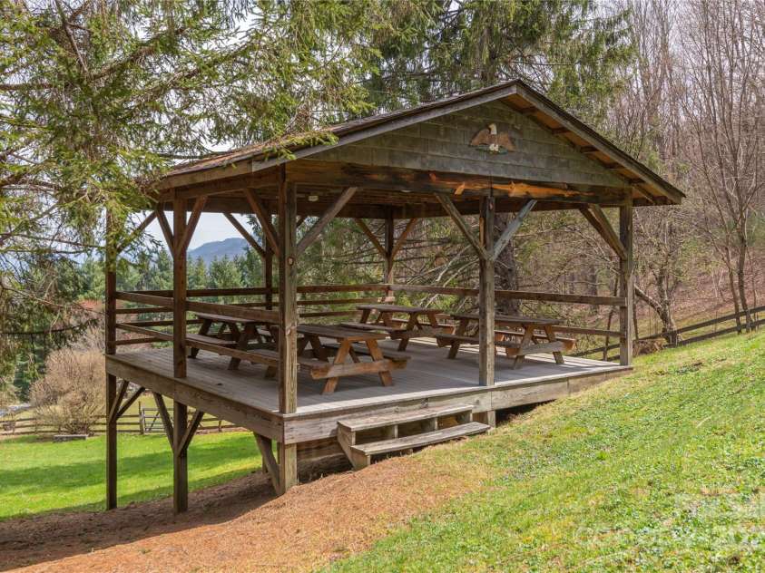 55 Grove Park, Waynesville, NC 28786.  MLS# CAR4302254, YatesRealty ID 1635. 