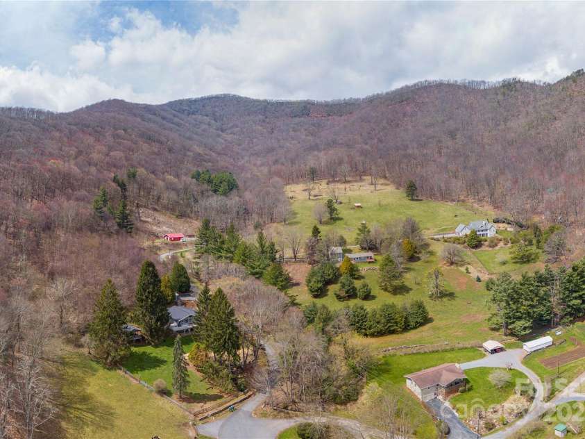 55 Grove Park, Waynesville, NC 28786.  MLS# CAR4302254, YatesRealty ID 1635. 