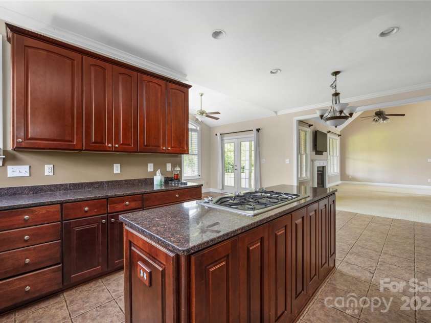 140 Hunters Hill Drive, Statesville, NC 28677.  MLS# CAR4280552, YatesRealty ID 16350. 