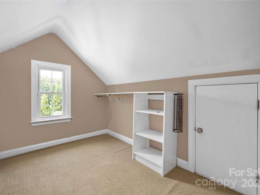 140 Hunters Hill Drive, Statesville, NC 28677.  MLS# CAR4280552, YatesRealty ID 16350. 