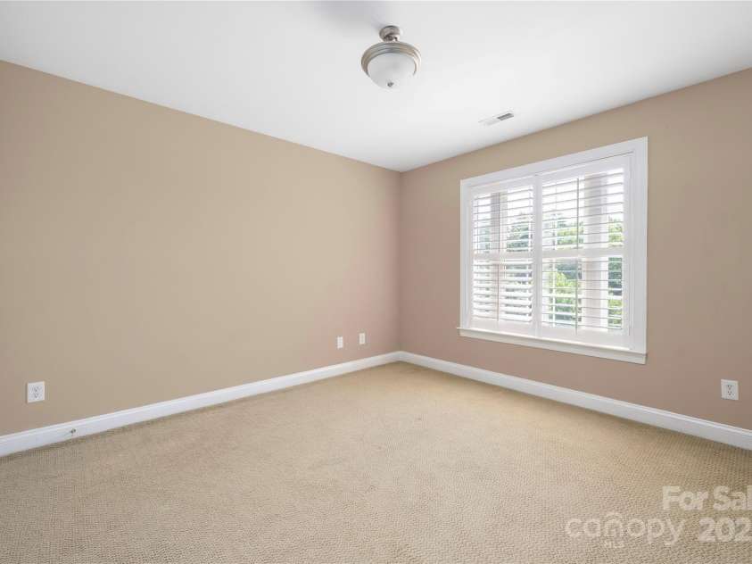 140 Hunters Hill Drive, Statesville, NC 28677.  MLS# CAR4280552, YatesRealty ID 16350. 