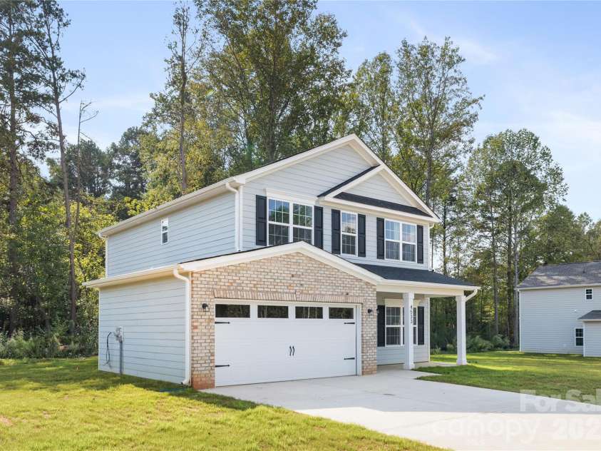 537 Dawn Circle, Charlotte, NC 28213.  MLS# CAR4344459, YatesRealty ID 16350. Representation