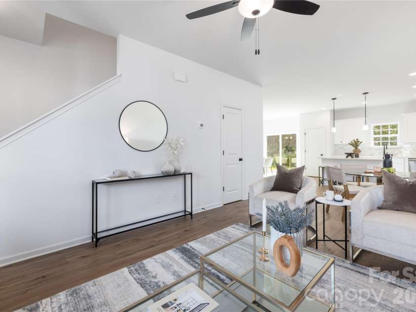 537 Dawn Circle, Charlotte, NC 28213.  MLS# CAR4344459, YatesRealty ID 16350. Representation