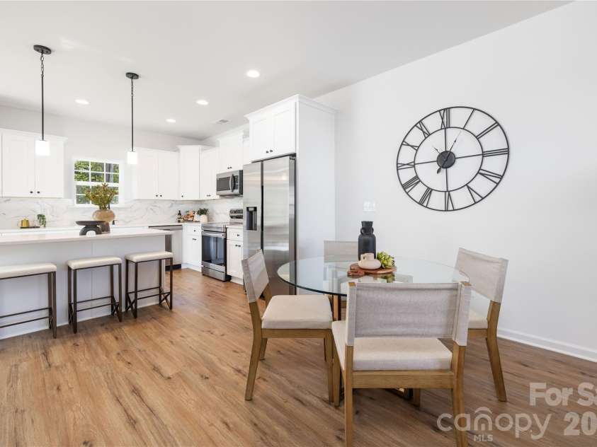 537 Dawn Circle, Charlotte, NC 28213.  MLS# CAR4344459, YatesRealty ID 16350. Representation