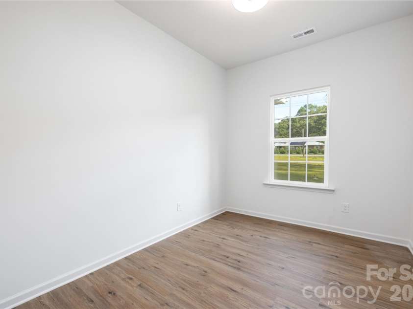 537 Dawn Circle, Charlotte, NC 28213.  MLS# CAR4344459, YatesRealty ID 16350. Representation
