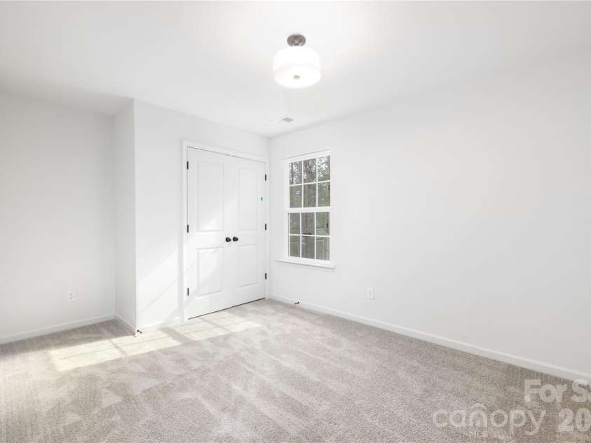 537 Dawn Circle, Charlotte, NC 28213.  MLS# CAR4344459, YatesRealty ID 16350. Representation