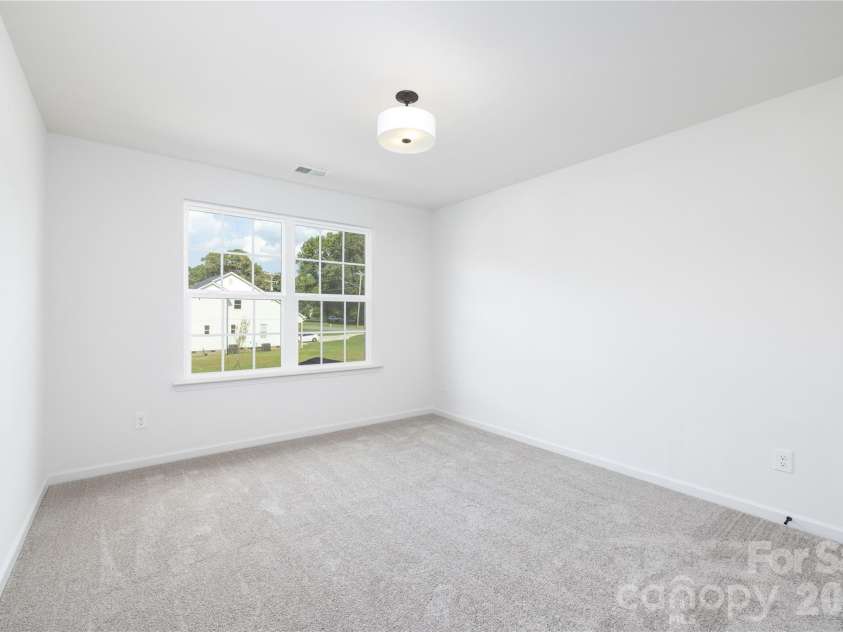 537 Dawn Circle, Charlotte, NC 28213.  MLS# CAR4344459, YatesRealty ID 16350. Representation