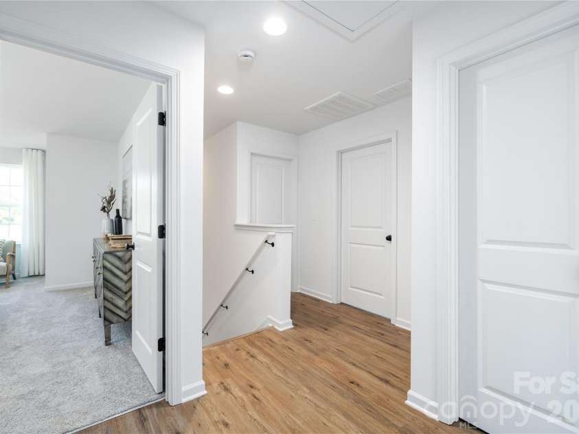 537 Dawn Circle, Charlotte, NC 28213.  MLS# CAR4344459, YatesRealty ID 16350. Representation