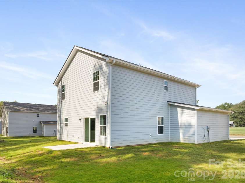 537 Dawn Circle, Charlotte, NC 28213.  MLS# CAR4344459, YatesRealty ID 16350. Representation