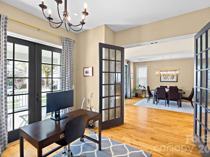 2649 Chesterfield Avenue, Charlotte, NC 28205.  MLS# CAR4356742, YatesRealty ID 16351. 
