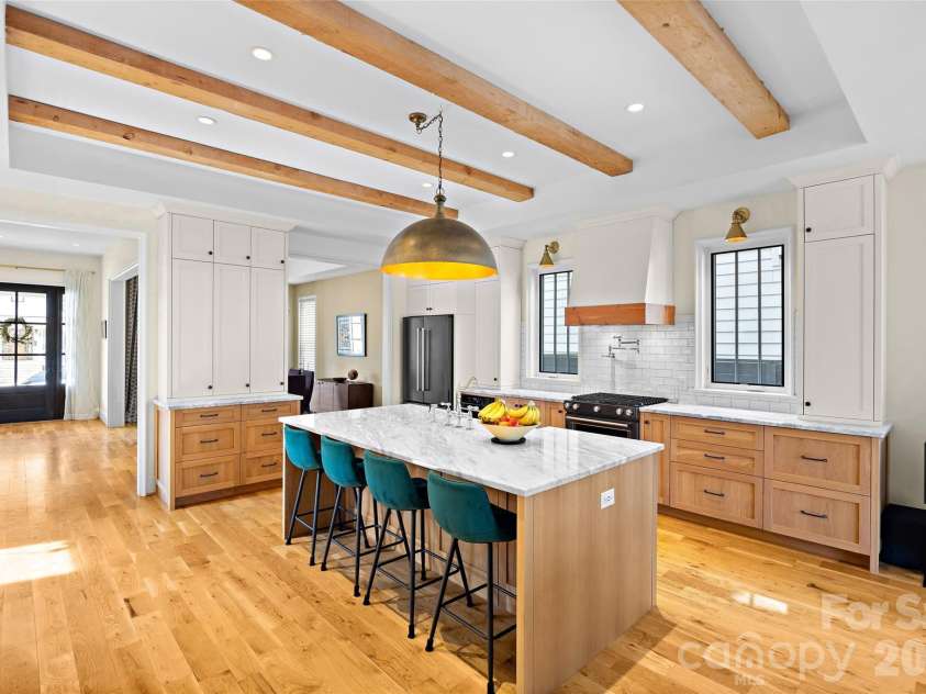 2649 Chesterfield Avenue, Charlotte, NC 28205.  MLS# CAR4356742, YatesRealty ID 16351. 